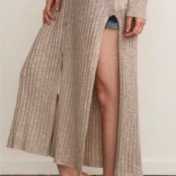 TAN LONGLINE V-NECK MAXI CARDIGAN SWEATER - Picture 5 of 9